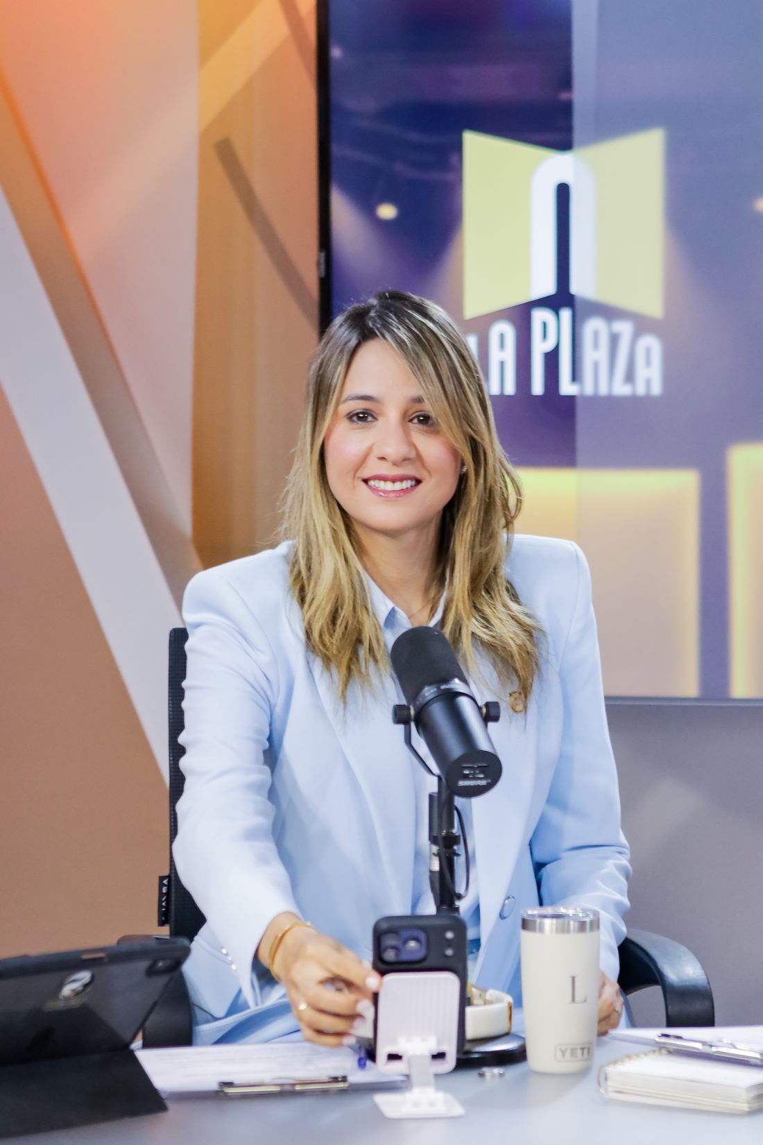 Cobertura de programas de televisión y radio