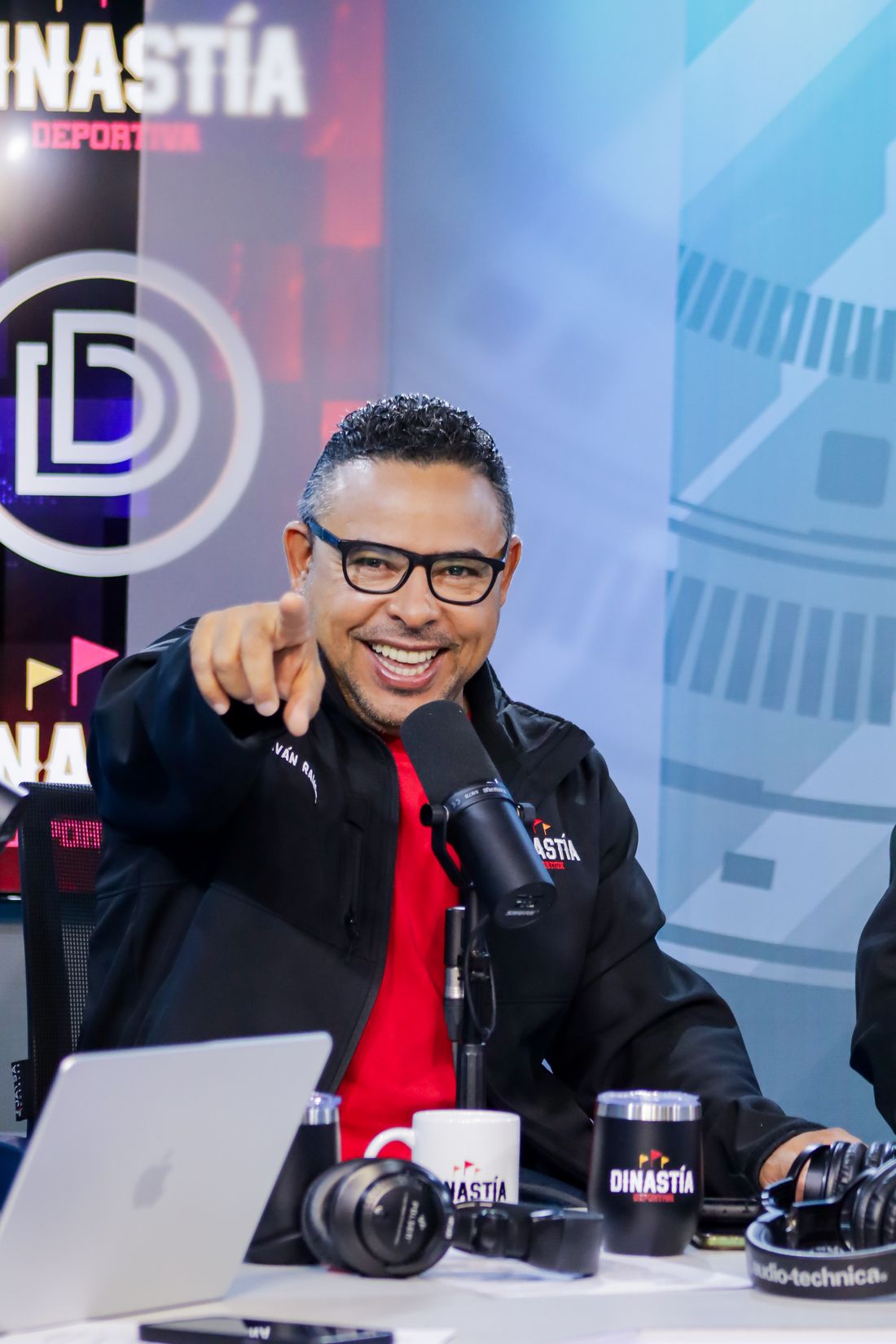 Cobertura de programas de televisión y radio